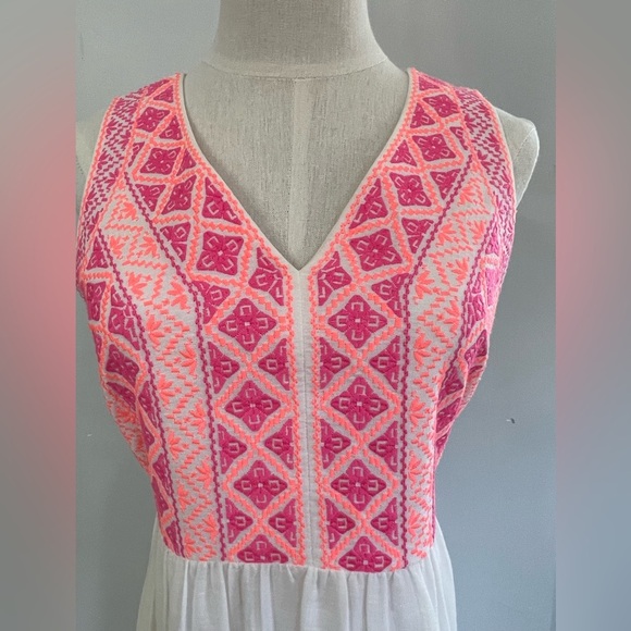 Vineyard Vines, women’s 2, cotton and linen maxi dress w/ hot pink woven accents - Picture 2 of 11